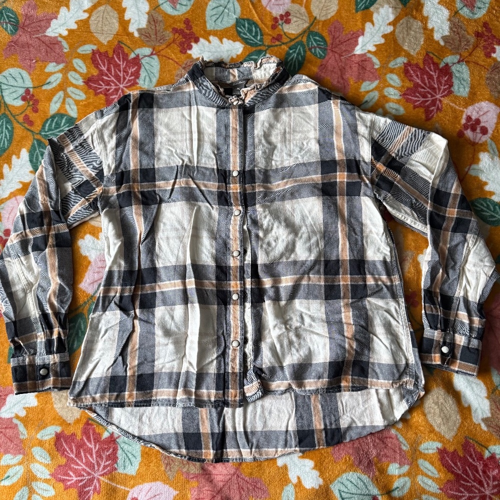 Eddie Bauer Women's Scallop Collar Long Sleeve Embroidered Flannel Shirt